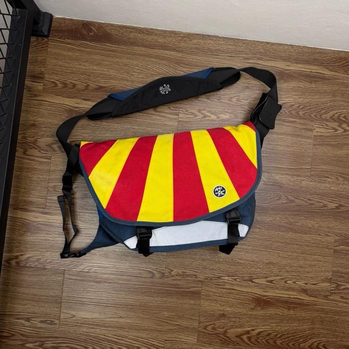 Crumpler the barney rustle blanket messenger bag
