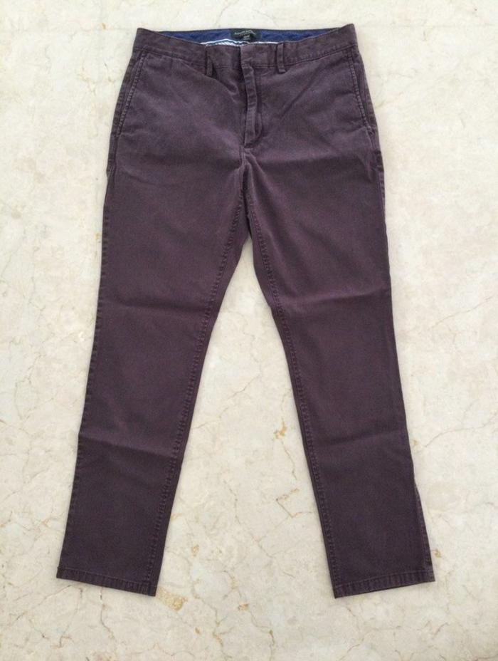 Celana bahan chino Banana Republic warna merah