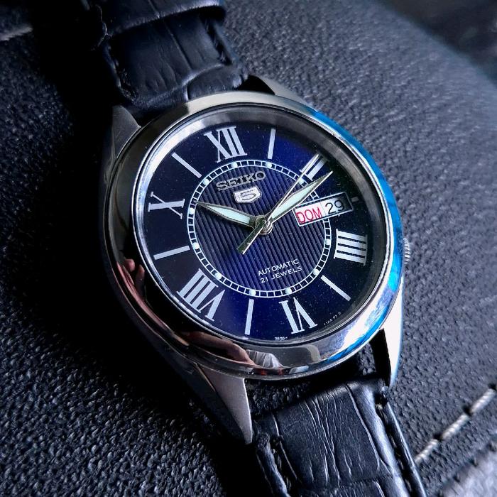 Seiko 5 Automatic 7S26C Jam Tangan Pria Biru Tapestry Dial Roman Index Vintage Langka Asli Jepang Wa