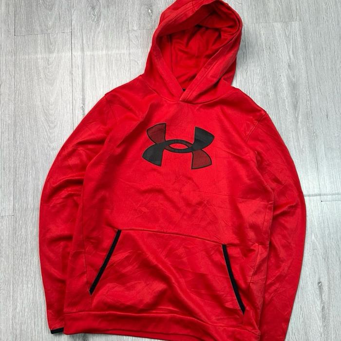 Under Armour Jaket Hoodie Merah dengan Logo Hitam dan Saku Depan untuk Pria