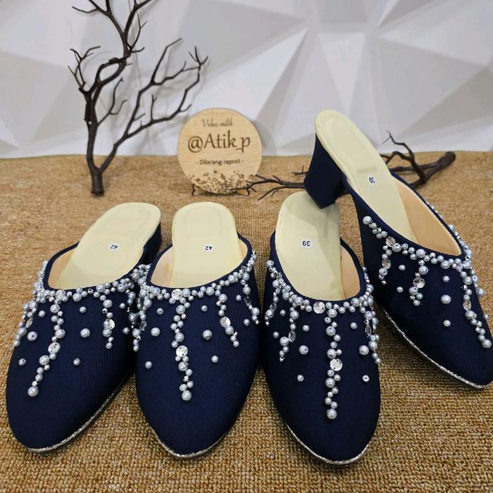 sendal sepatu selop pengantin jawa biru navy payet mutiara salur