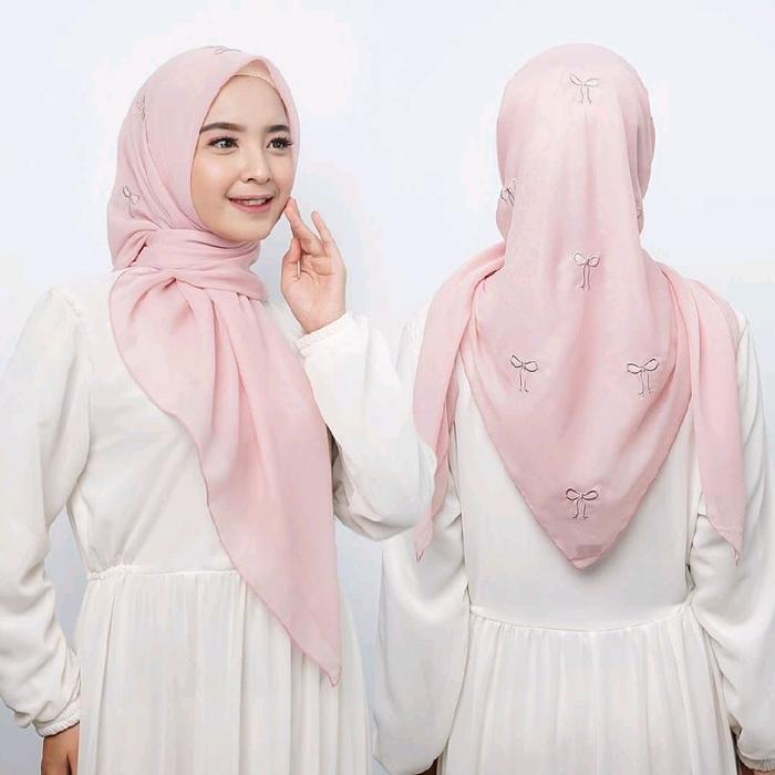 YARABI HIJAB SEGI EMPAT MOTIF PITA Bergo instan