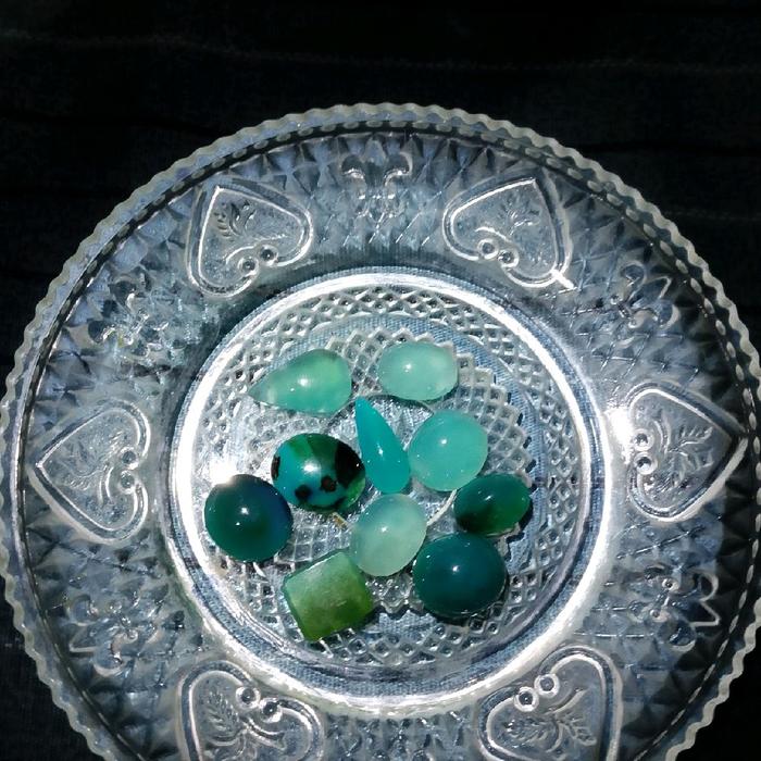 batu lostone bacan giwang