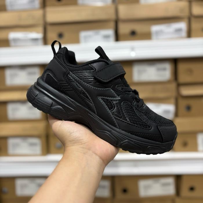 SEPATU ANAK DIADORA PERRY JR MONOBLACK FULL BLACK DIACX250705M ORIGINAL BNIB SHOES
