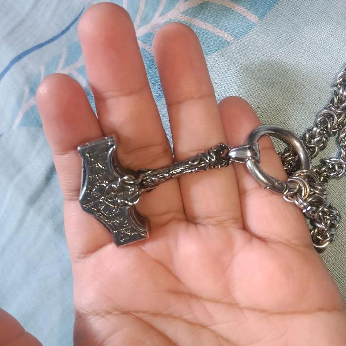 Kalung Mjolnir God Of War Ragnarok Official. bahan Titanium anti karat