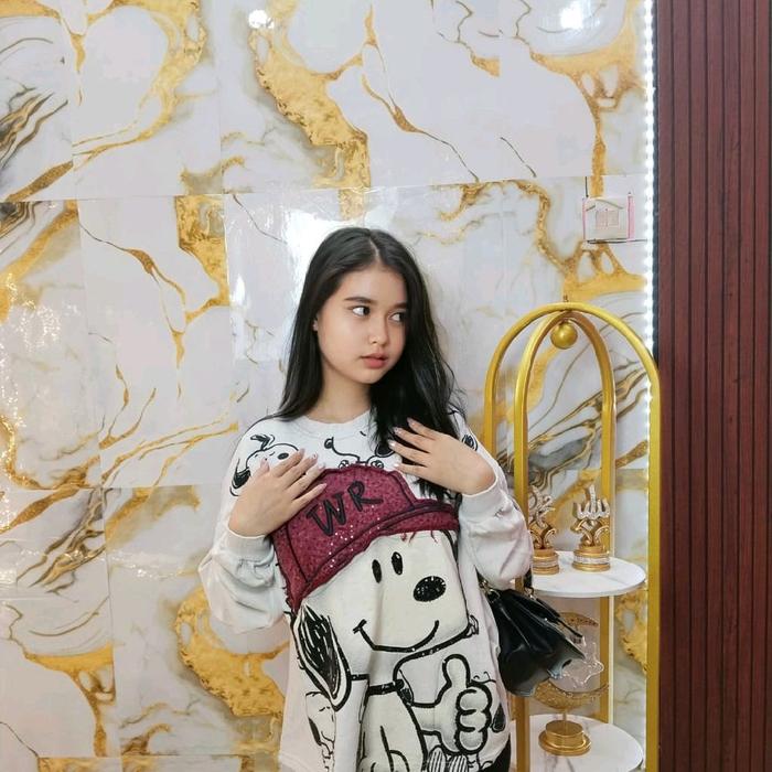 KAOS WR BKK SEMI CROP dengan Desain Unik dan Nyaman untuk Dipakai Sehari-hari