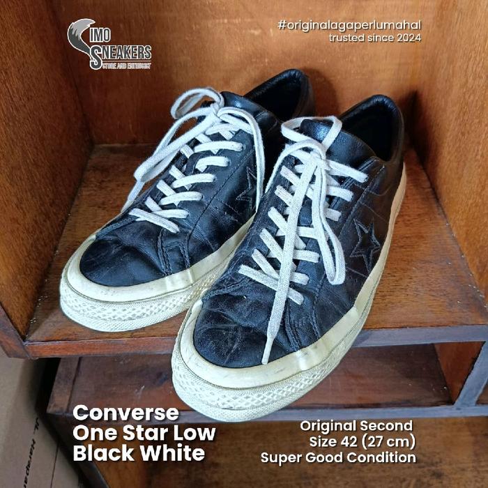 Converse One Star Low Hitam Putih Sepatu Sneakers Unisex Second Original