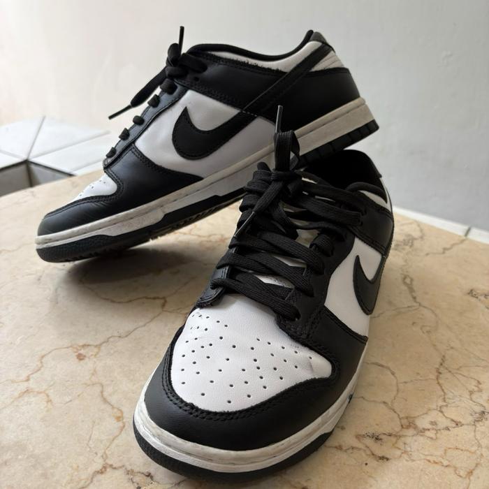 Preloved Sepatu Nike Dunk Panda EUR 41/UK7 Sneaker