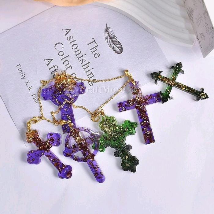 Kalung Liontin Pendant Custom Jenis Resin Art Aesthetic untuk Cewe Cowo - Elegan
