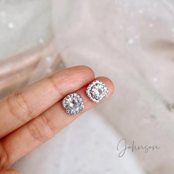 JOHNSON EARRINGS - Anting titanium zircon grade AAA++ Anti Karat Anti Luntur Anti alergy Aksesoris