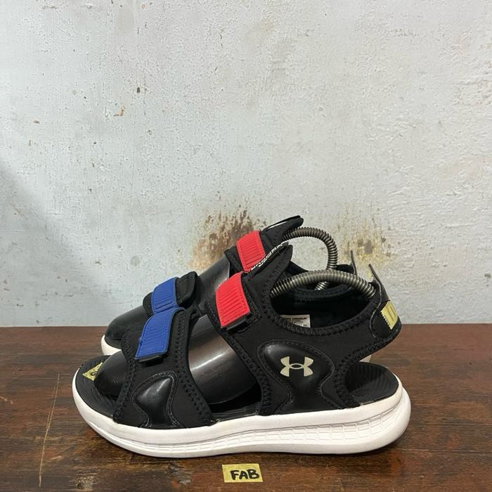Sepatu sendal second ori under armour size 37,5