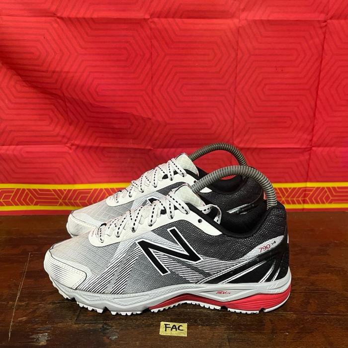 Sepatu second ori new balance 790 size 36