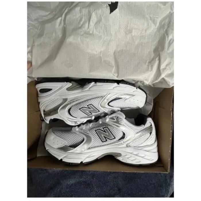 Sepatu sneakers nb 530 white silver indigo