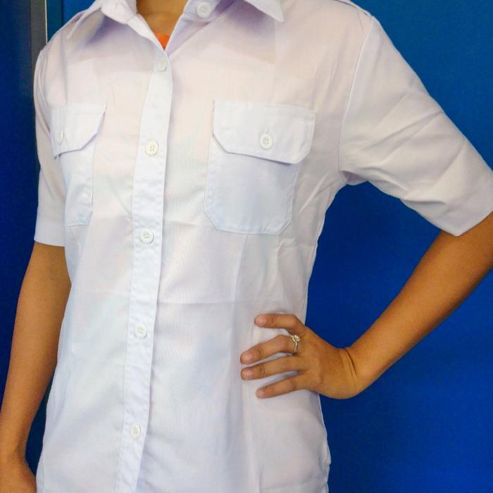 Kemeja Blus Putih Wanita Lengan Pendek
