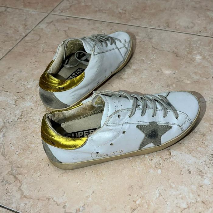 sepatu golden goose sneakers