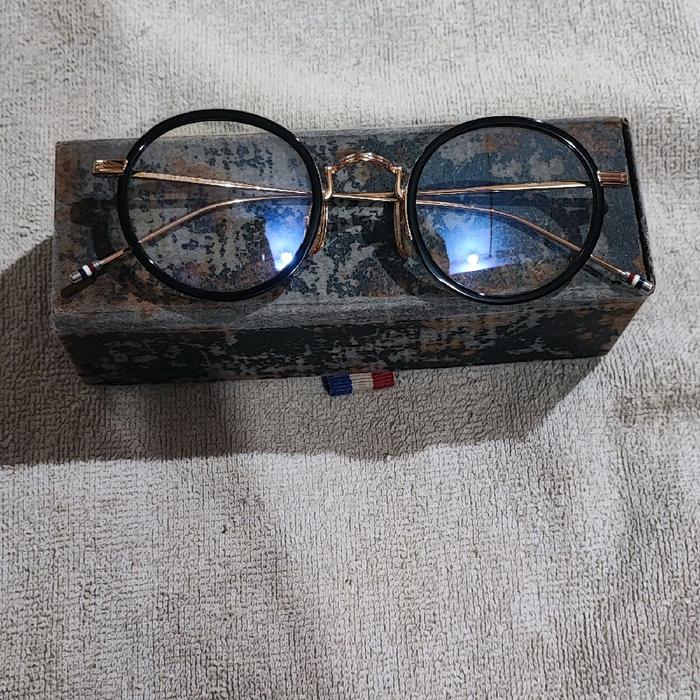 kacamata thom browne bulat black