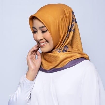 Hijab Segi Empat Elzatta Kaila Kaimana