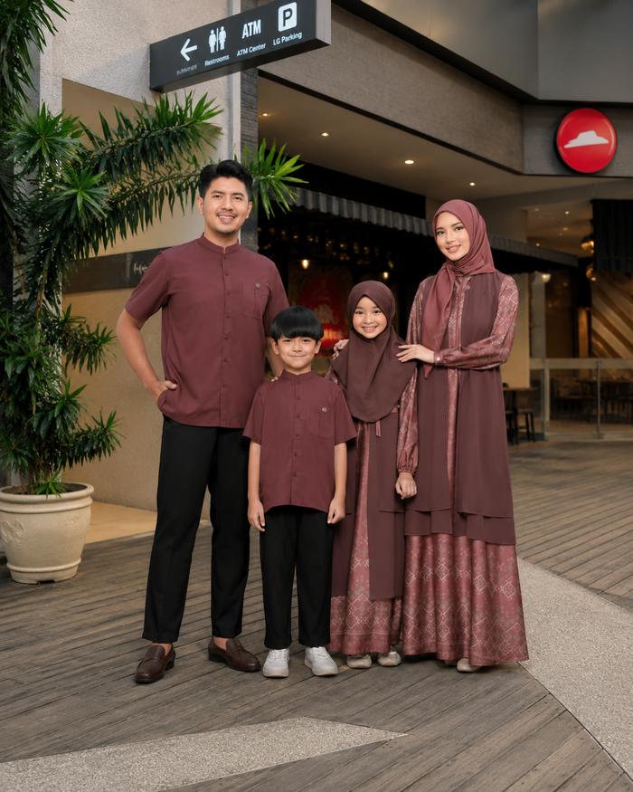 SARIMBIT SERAGAM LEBARAN KELUARGA NIBRAS TERBARU 2026 DIARAYYAKU OSADIA MAROON BY NBRS - BAJU BUSANA
