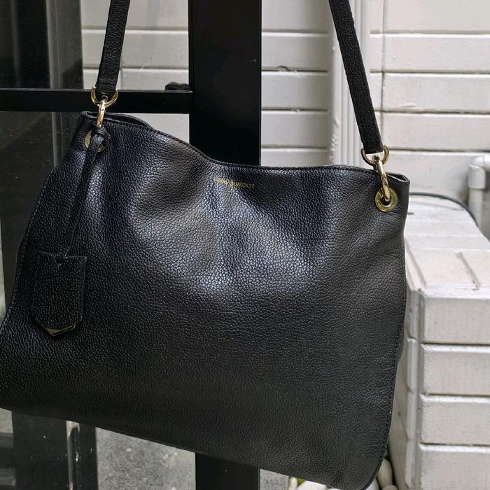 like new ori LQ genuine leather sling bag