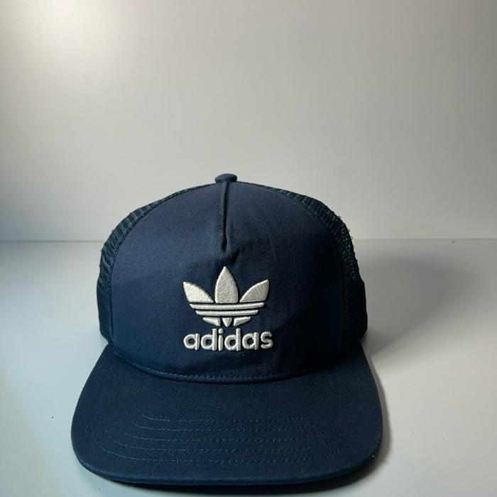 Topi adidas trifoil snapback