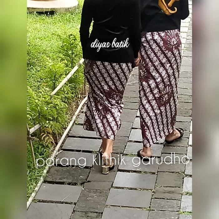 jarik wiru jadi cewek instan jarik siap pakai wanita motif parang gurdo klitik