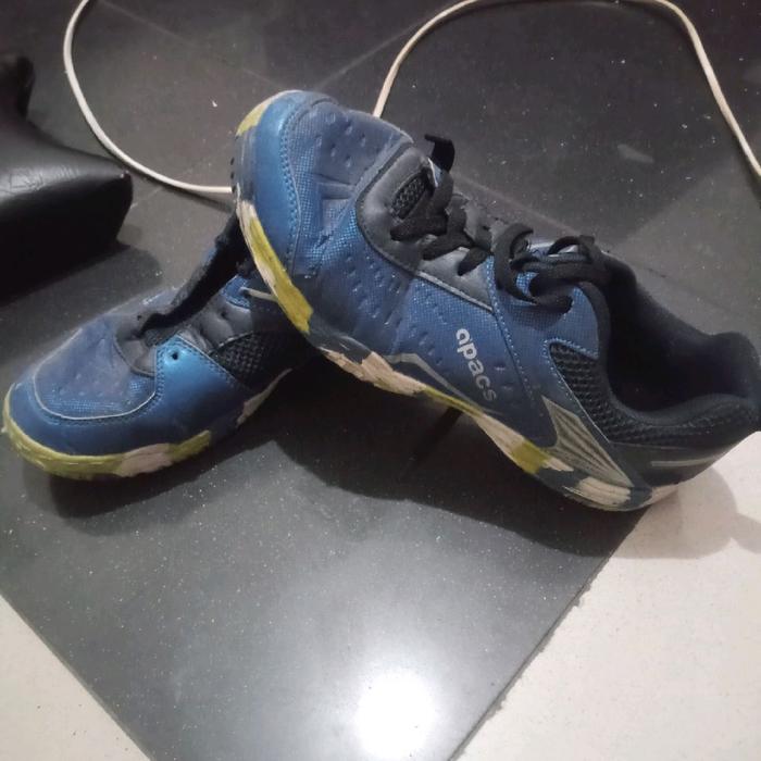 Sepatu badminton Apacs size 42