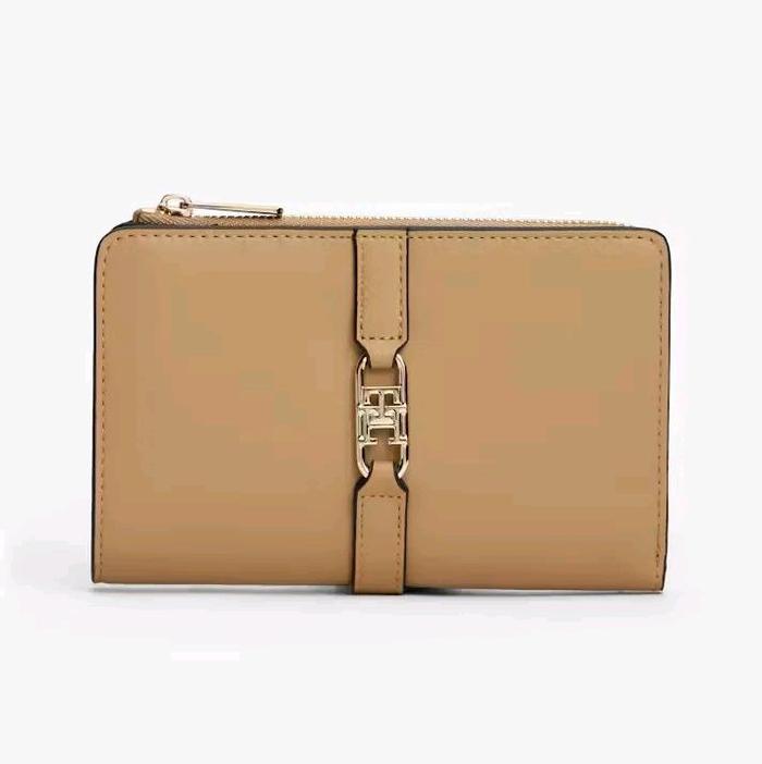 Tommy Hilfiger TH Monogram Bifold Wallet Original Dompet Wanita - Beige