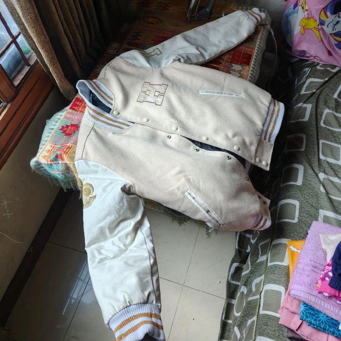 Varsity Korea Cream University H Department Of Chemistry Size M Jaket Second Variety Mall Bekas