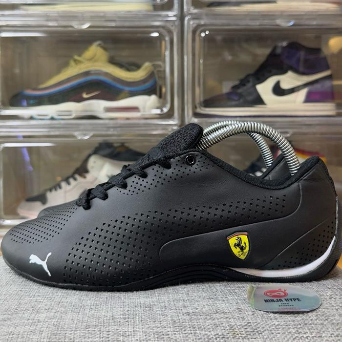 PUMA X FERRARI SCUDERIA , PUMA FERRARI BLACK , PUMA , SNEAKERS , SHOES , SEPATU