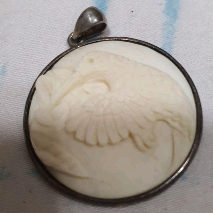 Liontin Gading Ukir Burung