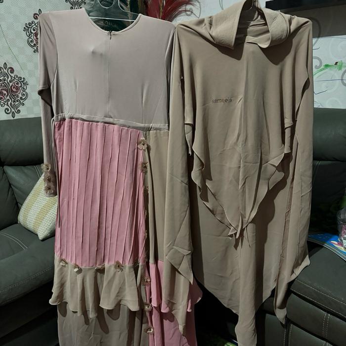 Set Gamis Preloved Branded dengan Desain Elegan dan Nyaman untuk Penggunaan Sehari-hari