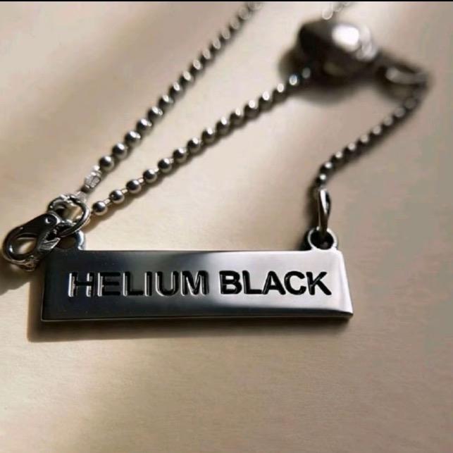 Helium Hitam Ory - Kaos dan Liontin Merek Helium Hitam Ory dengan Desain Elegan dan Tahan Lama