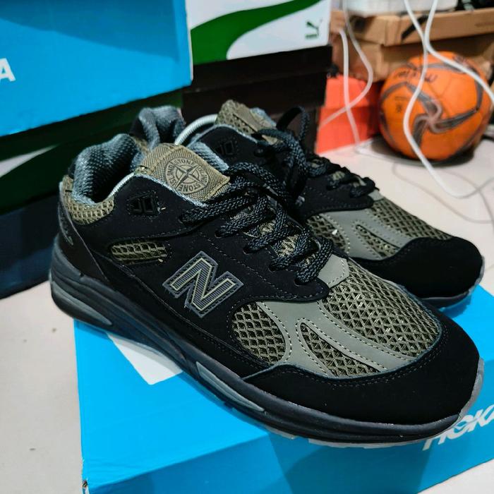 NB 991 V2 Stone Island size 45 Ganteng polll