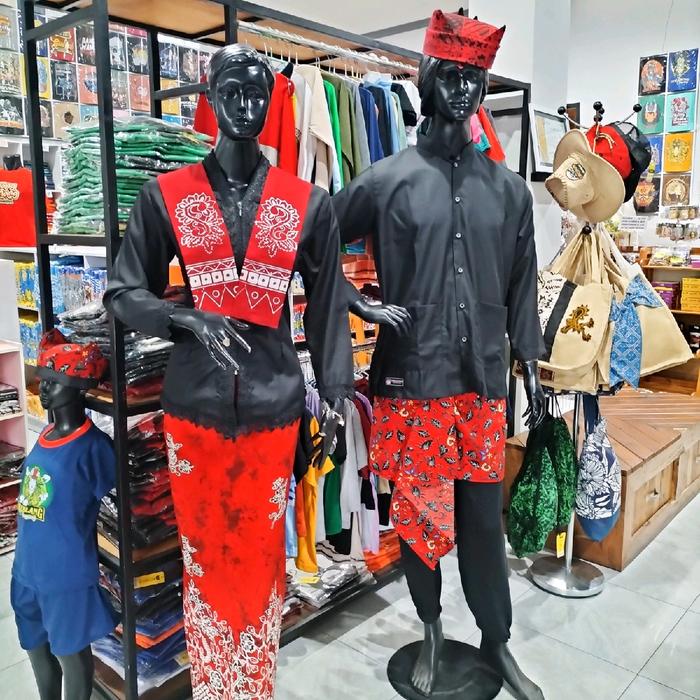 [RU] BAJU ADAT LAKI-LAKI DAN PEREMPUAN KHAS BANYUWANGI BY REPUBLIK USING