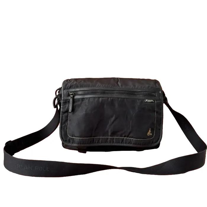 TAS SELEMPANG PRIA BEANPOLE NYLON SECOND BRANDED HITAM / TAS SLING KERJA PRIA BEANPOLE