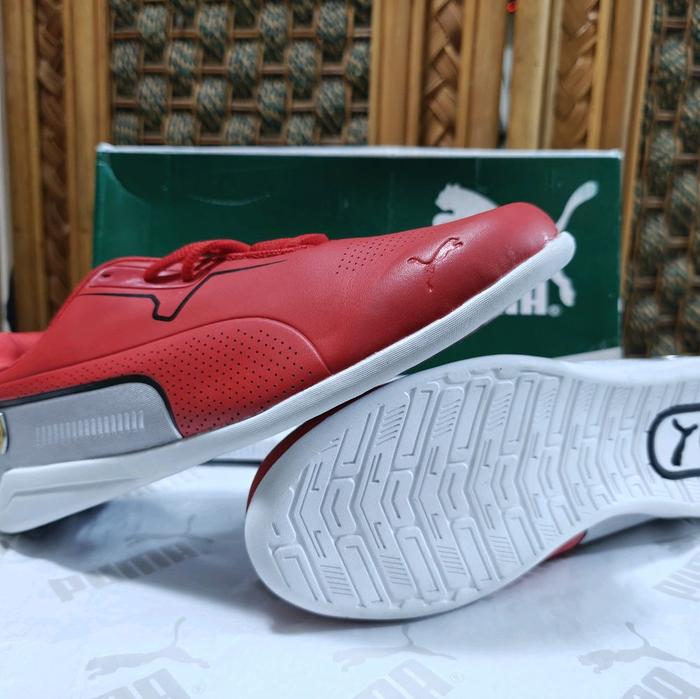 Sepatu jalan santai Puma Ferrari jalan,  Warna Merah Size 44 Insole 285 untuk Penggemar Brand Puma