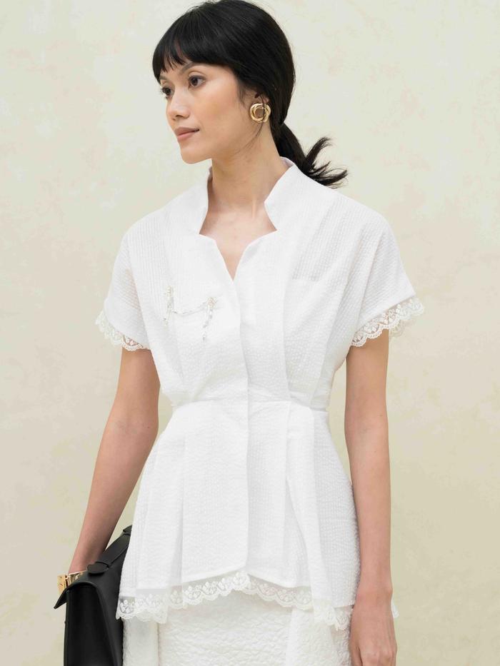 BYROAM x OUI.STUDIO RAYA COLLECTION 2026 ATASAN AKSARA TOP BLACK & WHITE KEBAYA WISUDA