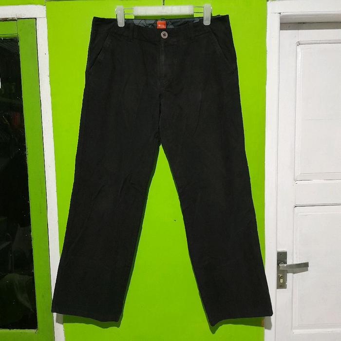 celana chino hugo boss second original Pria