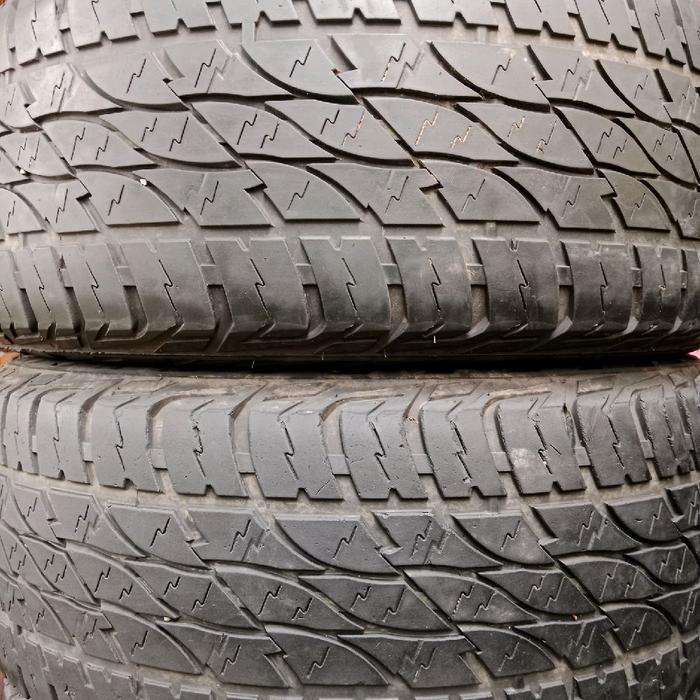 285/50 R20 accelera omikron A/T nik 2024 ban bekas berkualitas solusi untuk kenyamanan berkendara an