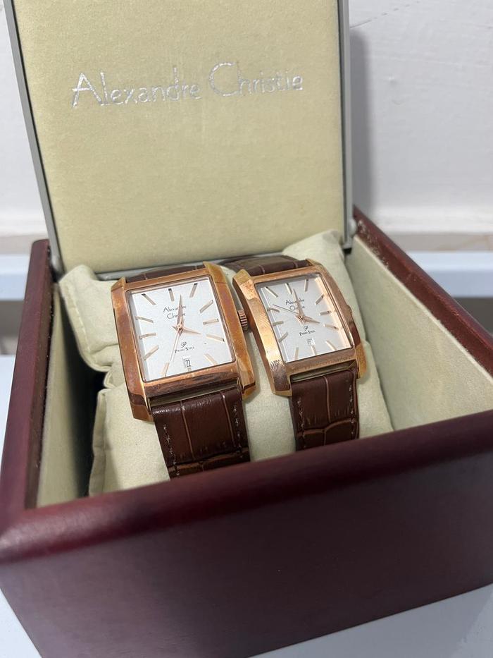 SATU PASANG JAM TANGAN ALEXANDRE CHRISTIE