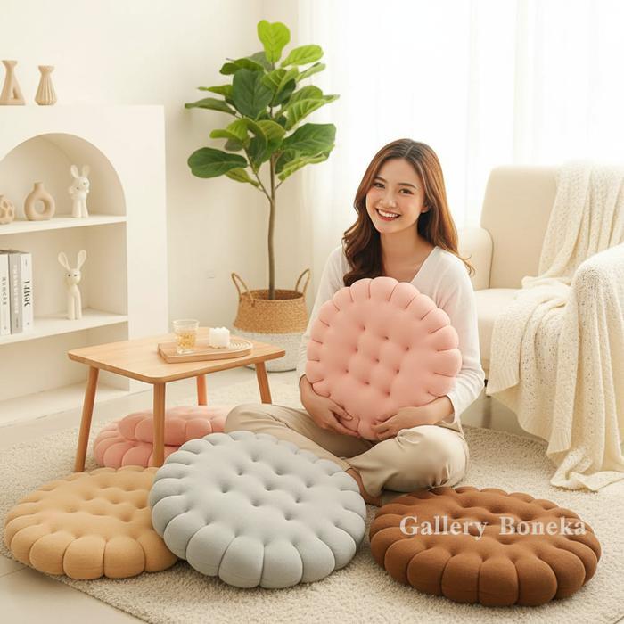 Bantal Alas Duduk Lesehan Bantal Duduk Kursi Sofa Karakter Roti Biskuit Biscuit Ukuran 40 cm Empuk