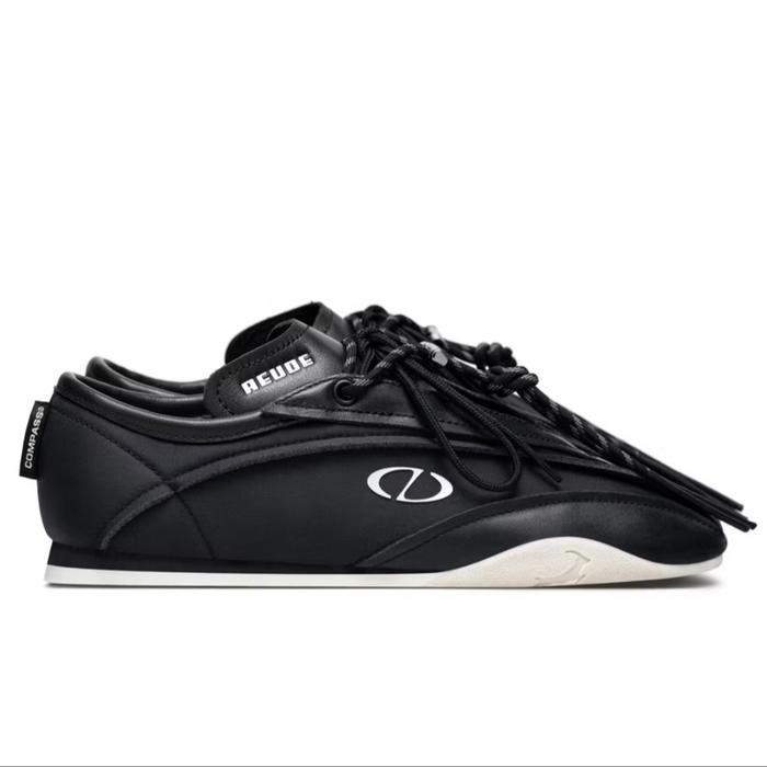 ￼Sepatu Compass Legasi Reude Black