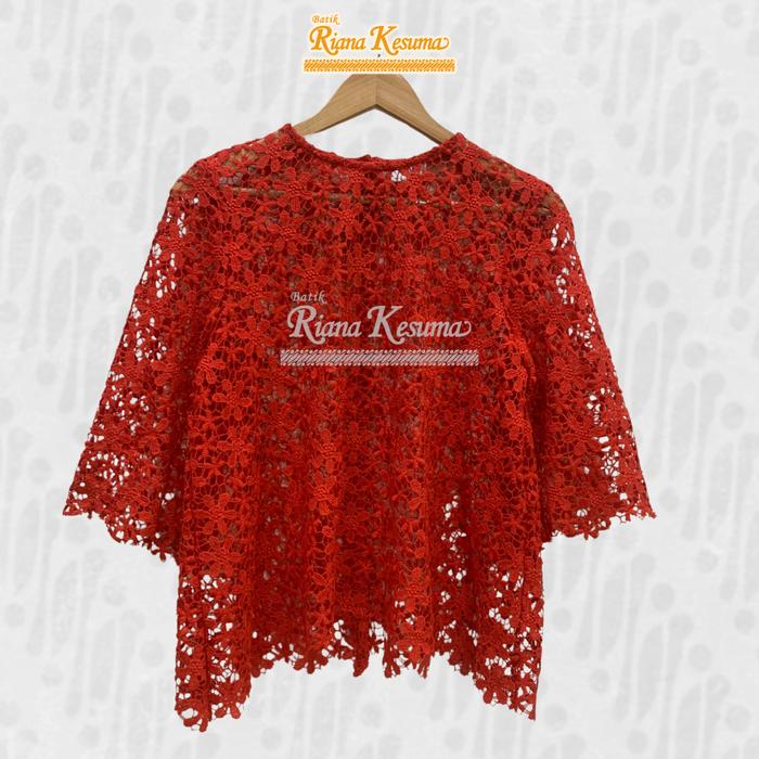 Batik Riana Kesuma - Atasan Kasual Blus Merah Brokat