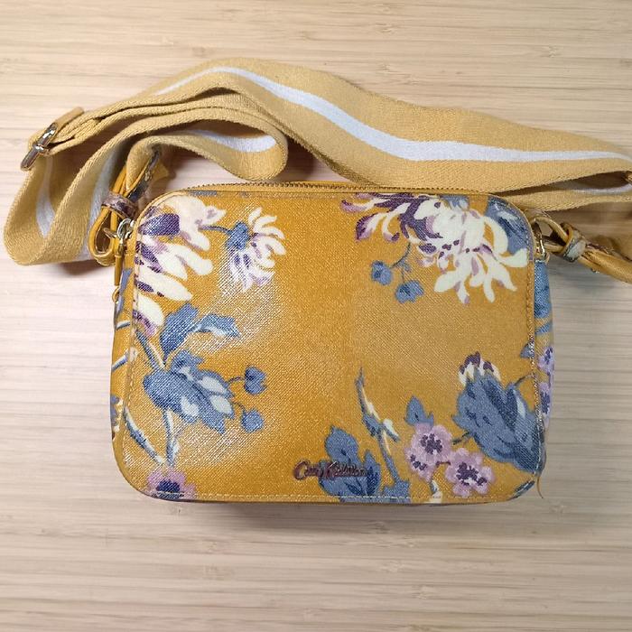 Cath Kidston Tas Selempang Kuning Motif Bunga Unik dan Langka Preloved Tas Crossbody