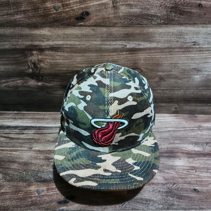 topi snapback new era miami head logo corduroy camo