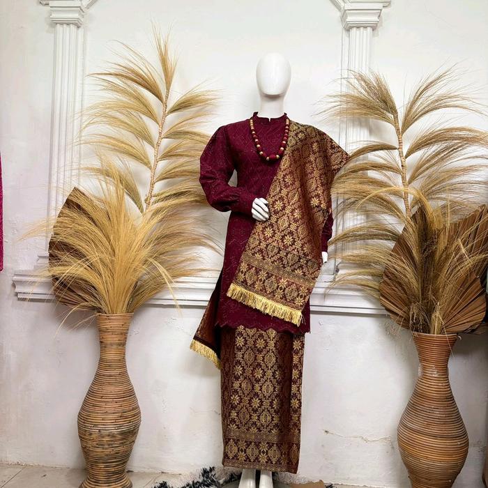 setelan kebaya tunik melayu bahan katun bangkok pakai rok lilit sonket sama slendang sonket stelan k