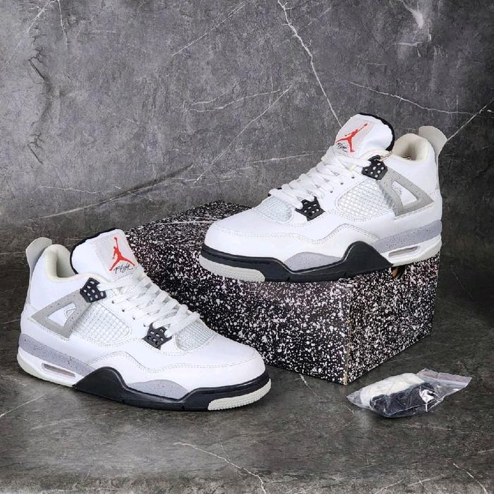 Air Jordan 4 Retro White Cement