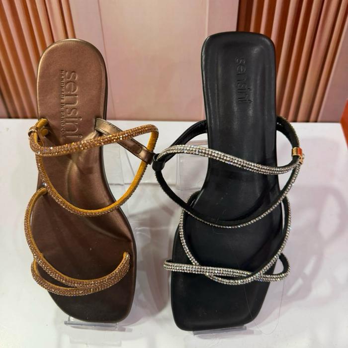 Sensini Sandal Wanita Elegan dengan Desain Tali Berhias Batu Berkilau Warna Coklat dan Hitam