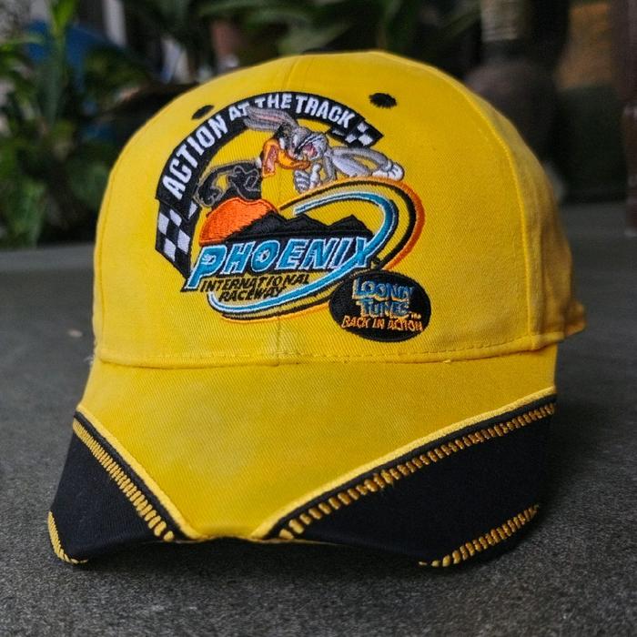 Topi Vintage 2003 NASCAR Chase x Looney Tunes Bugs Daffy Taz Phoenix International Raceway Hat Used 