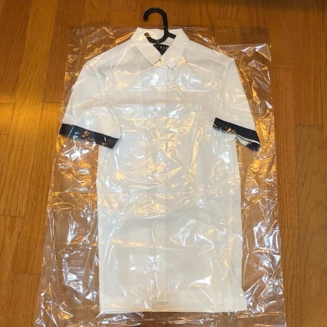 Topman Kemeja Putih Size S Preloved dengan Detail Lengan Hitam dan Putih Kombinasi Unik untuk Pria N